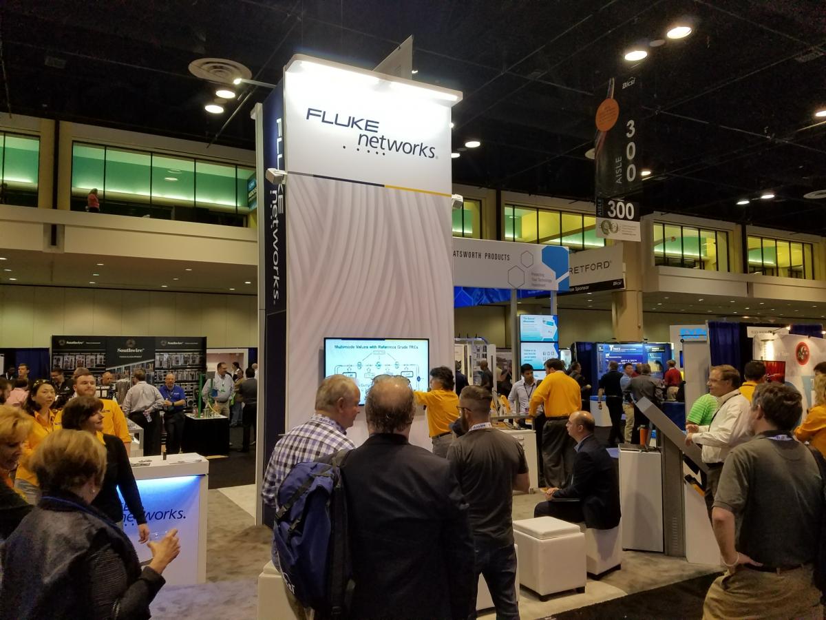 Does Fluke Test Passive Optical Networks and APC Connectors?